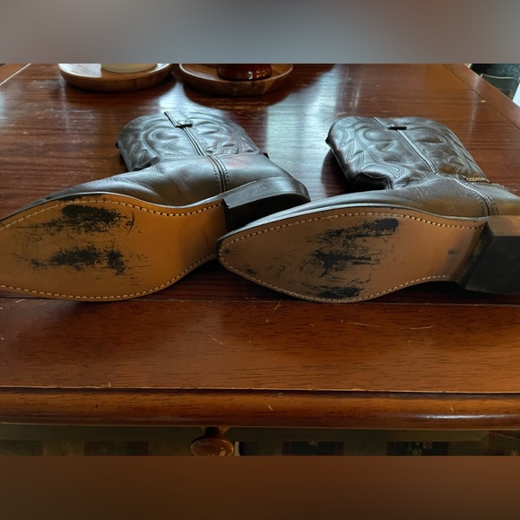 Black Capezio cowboy boots. - Picture 2 of 2